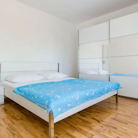 Gomilica * Kaštela